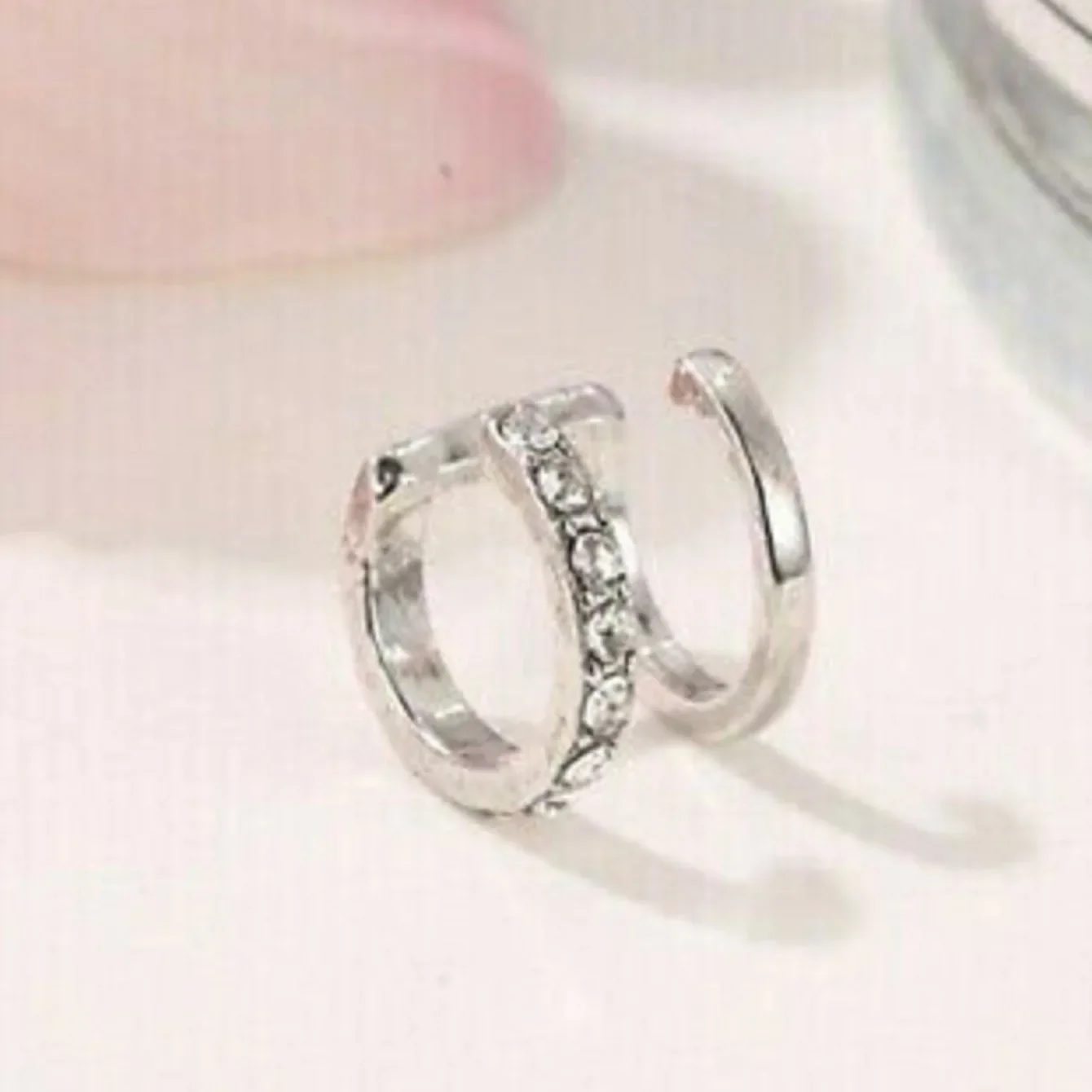 Fashion Exquisite Rhinestone Decor Ear Cuff Earring for Woman Ear 2025 Summer New Arrival Christmas Jewelry Gift