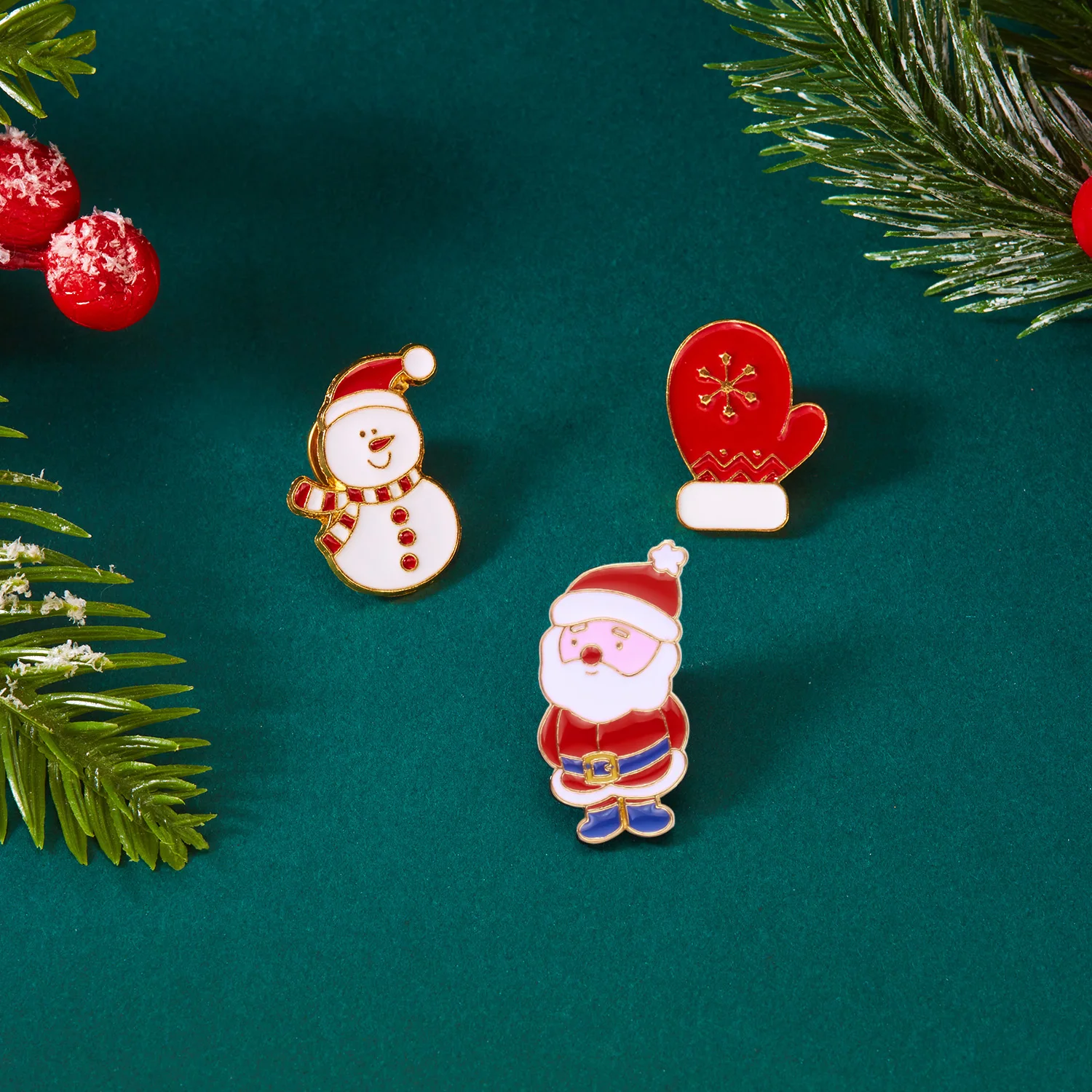 3pcs/set Christmas Brooch For Women Men Santa Claus Bell Elk Snowflake Xmas Tree Snowman Enamel Pins New Year Festival Gifts