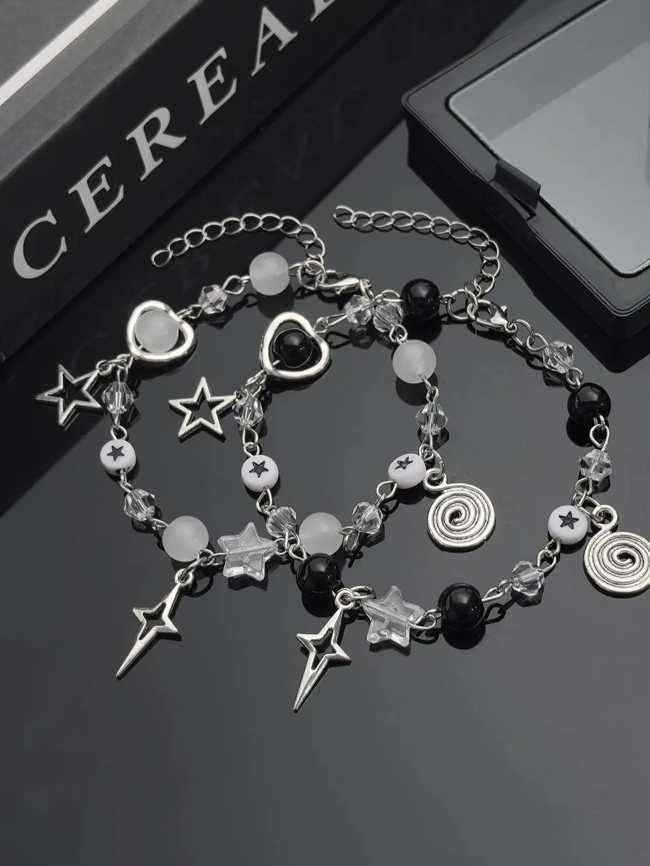 Y2K Sweet and Romantic Black and White Pearl Sparkling Star Vortex Star Bracelet Set, Valentine's Day Christmas Gift