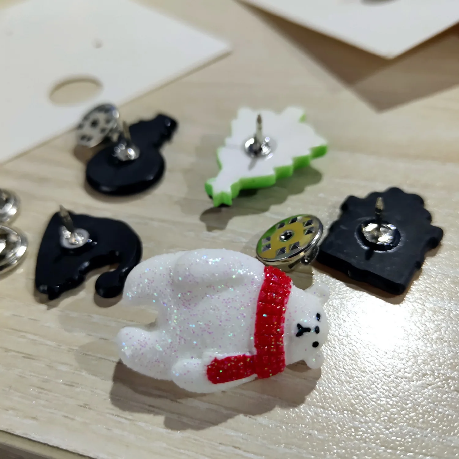3pcs/set Merry Christmas Brooches Christmas Socks Christmas Tree Elk Enamel Badge Small Brooch Women Fashion Party Jewelry Gifts