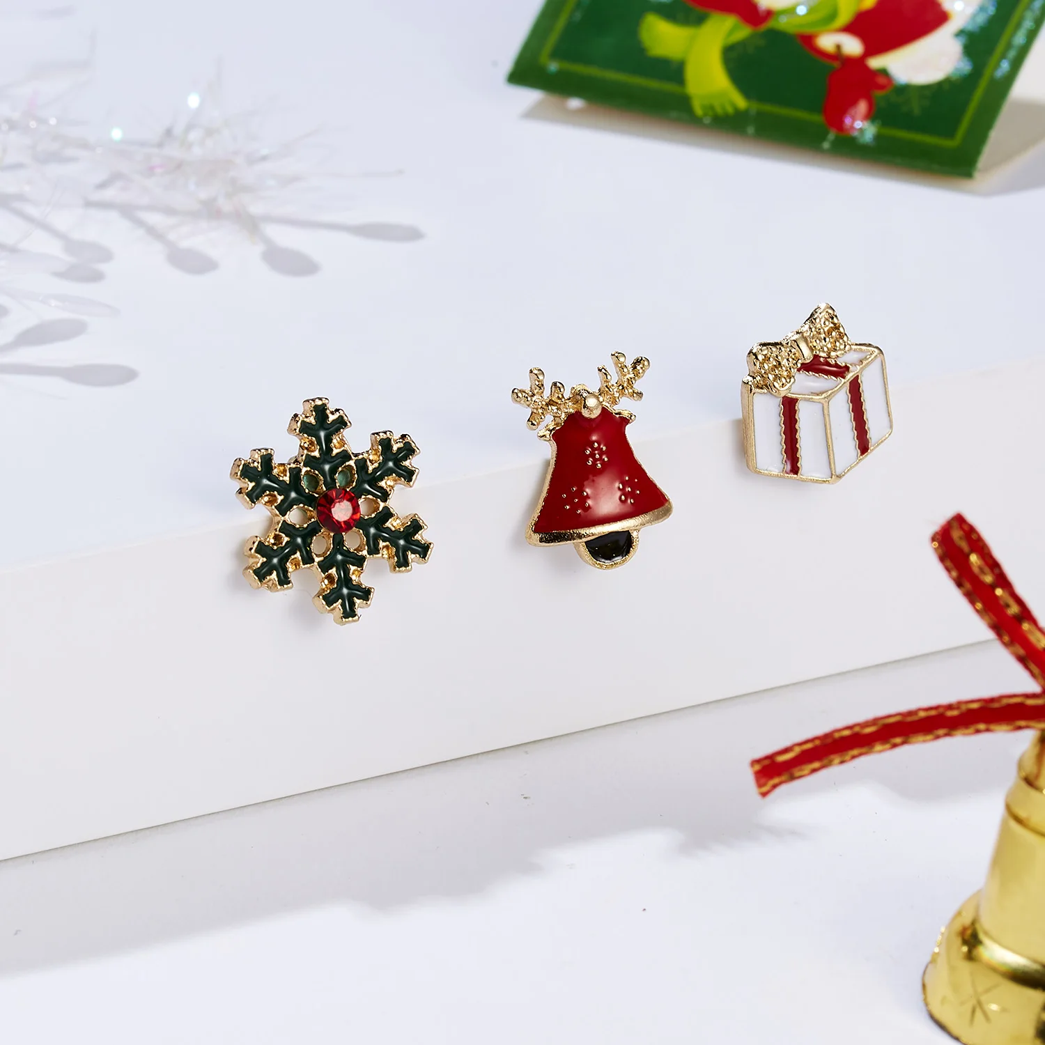 3pcs/set Merry Christmas Brooches Christmas Socks Christmas Tree Elk Enamel Badge Small Brooch Women Fashion Party Jewelry Gifts