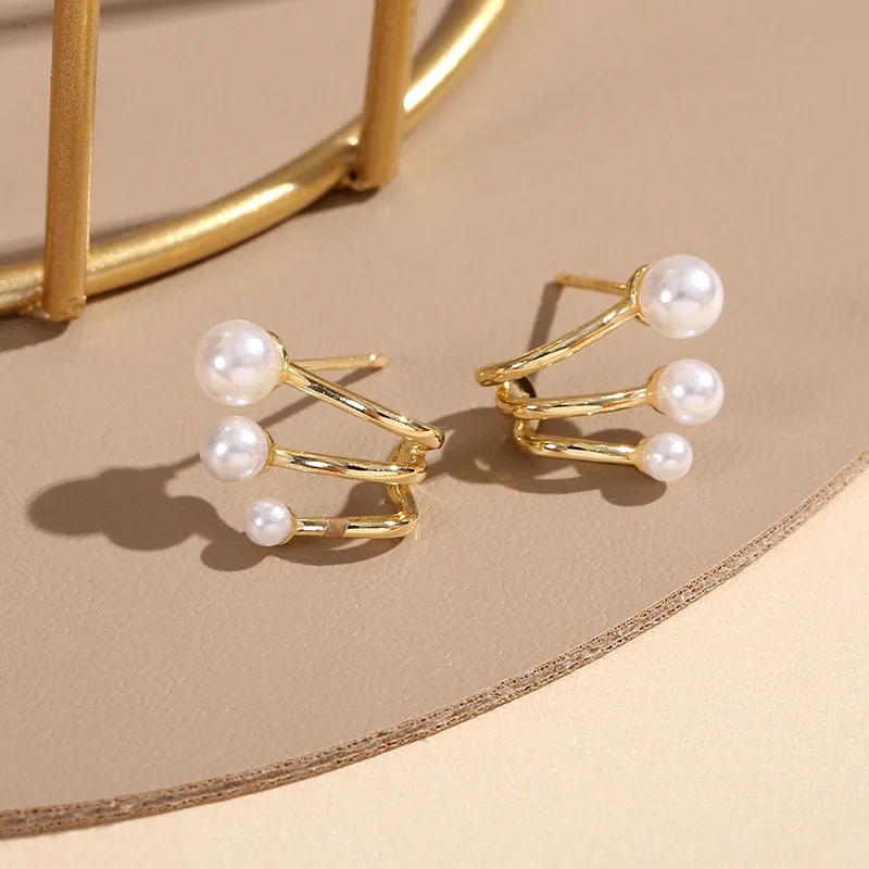 2024 New Bright Crystal Luxury Korean Unusual Claw Stud Earrings Ear Piercing Hook Lrregular Pearl Christmas Jewelry Gift