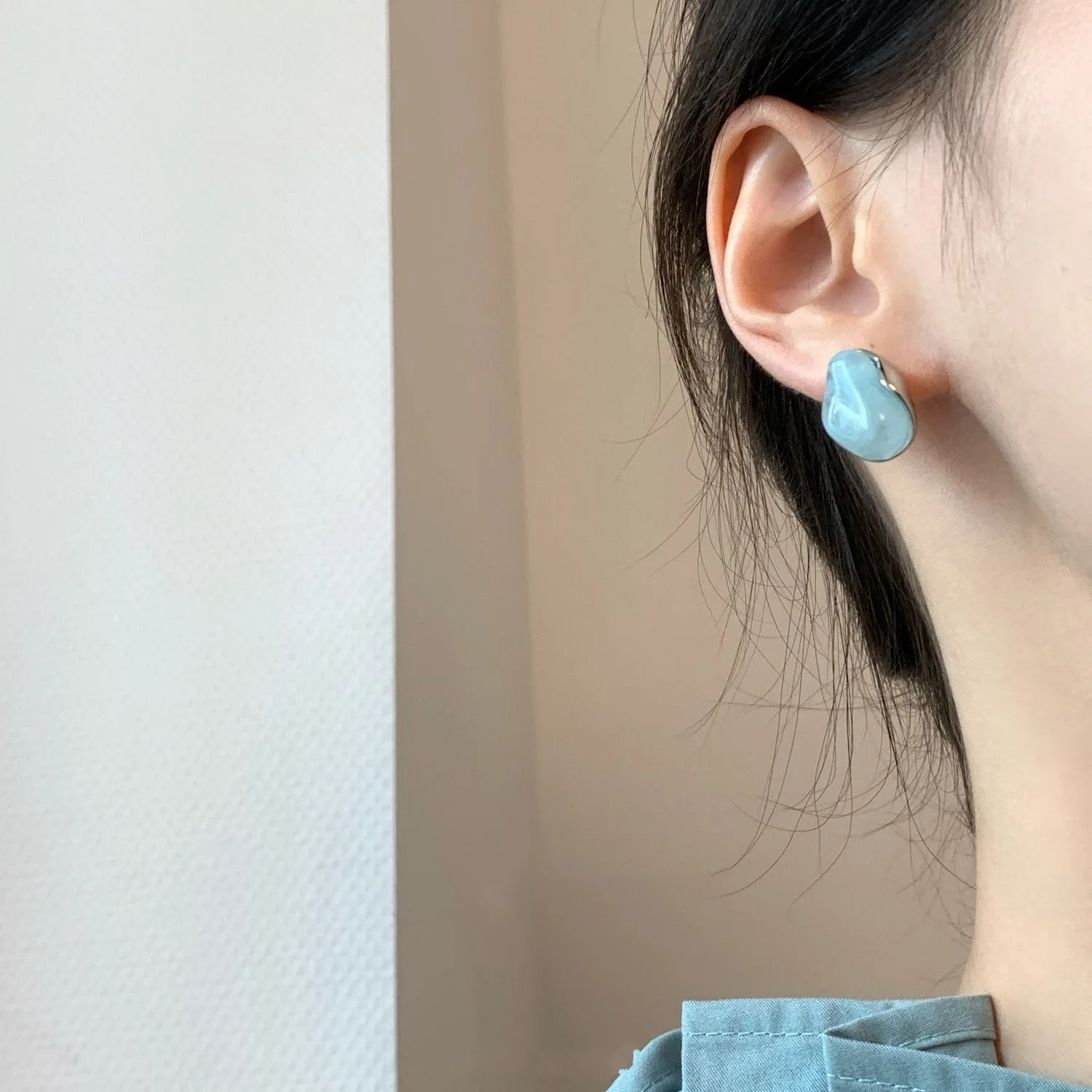 Irregular Smudging Resin Blue Jelly Ice Cute Geometric Bean Stud Earrings for Women Unique Design Party Jewelry Christmas Gift