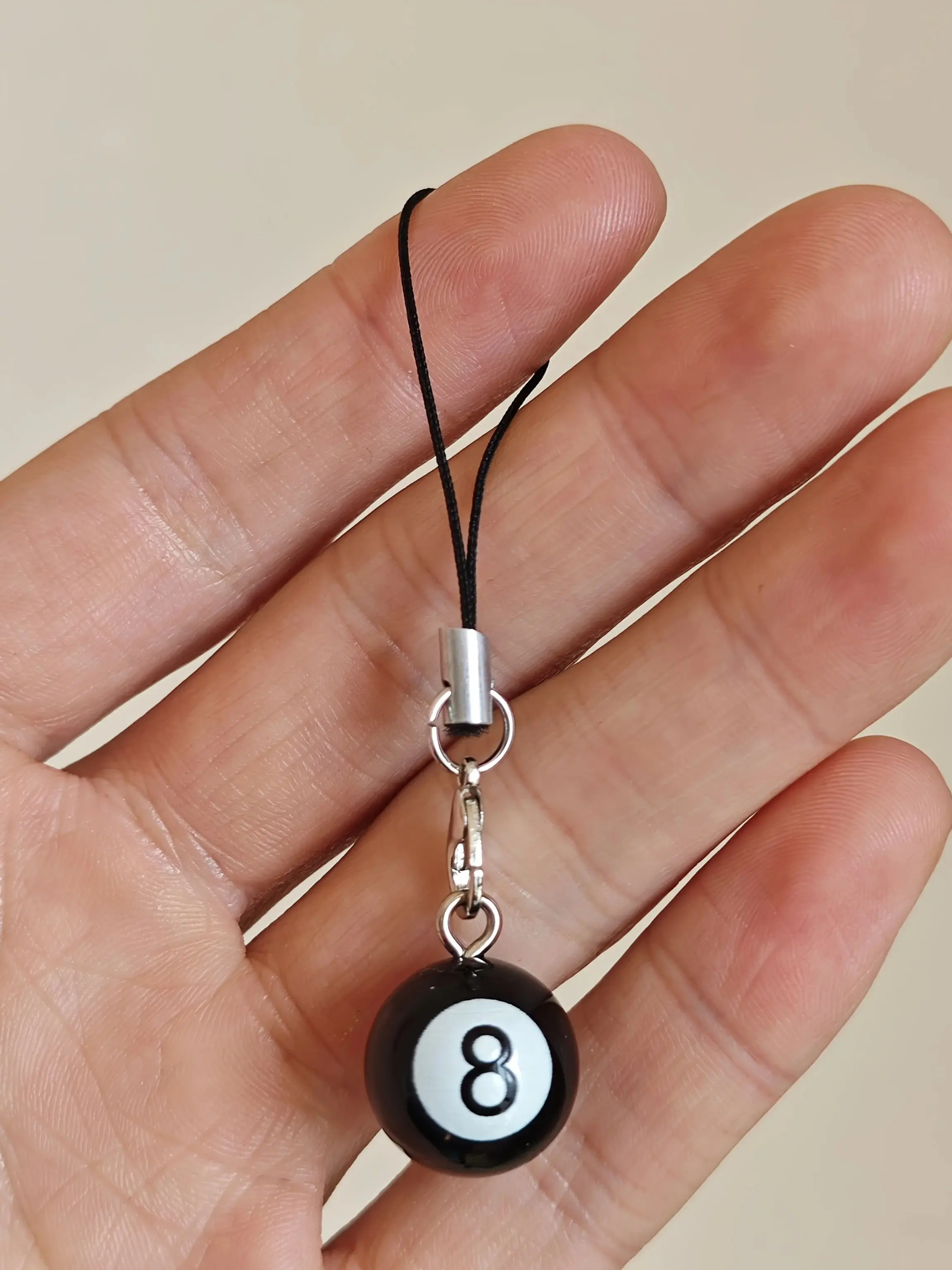 Billiard 8-Ball Phone Lanyard Decoration, Universal Phone Accessory, Ccd Camera Card Holder Lanyard - 1 Piece Anti-Loss Accessory Lanyard, Gift for Billiard and Snooker Enthusiasts, Men's Gift, Christmas Holiday Gift
