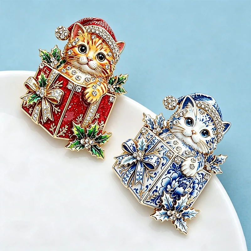 Wuli&baby Lovely Christmas Cat Brooches For Women Unisex 2-color Rhinestone Gifts Box New Year Party Brooch Pins
