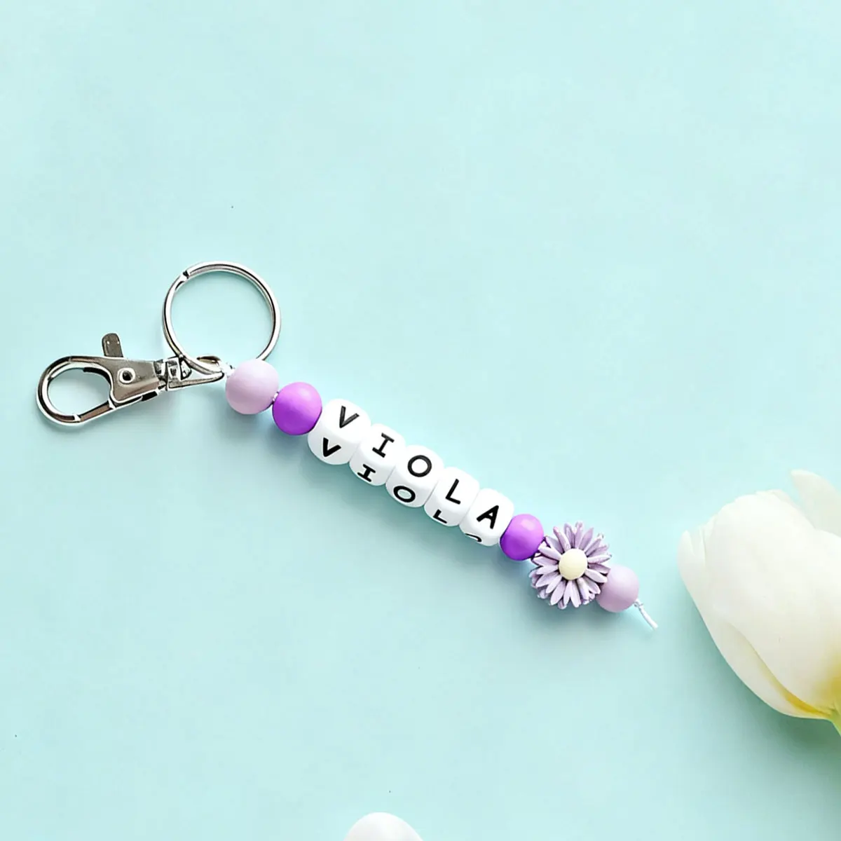 1 Personalized Custom Daisy Silicone Keychain, Beaded Keychain, Bag/Cup Charm, Name Tag Keychain, Christmas Gift