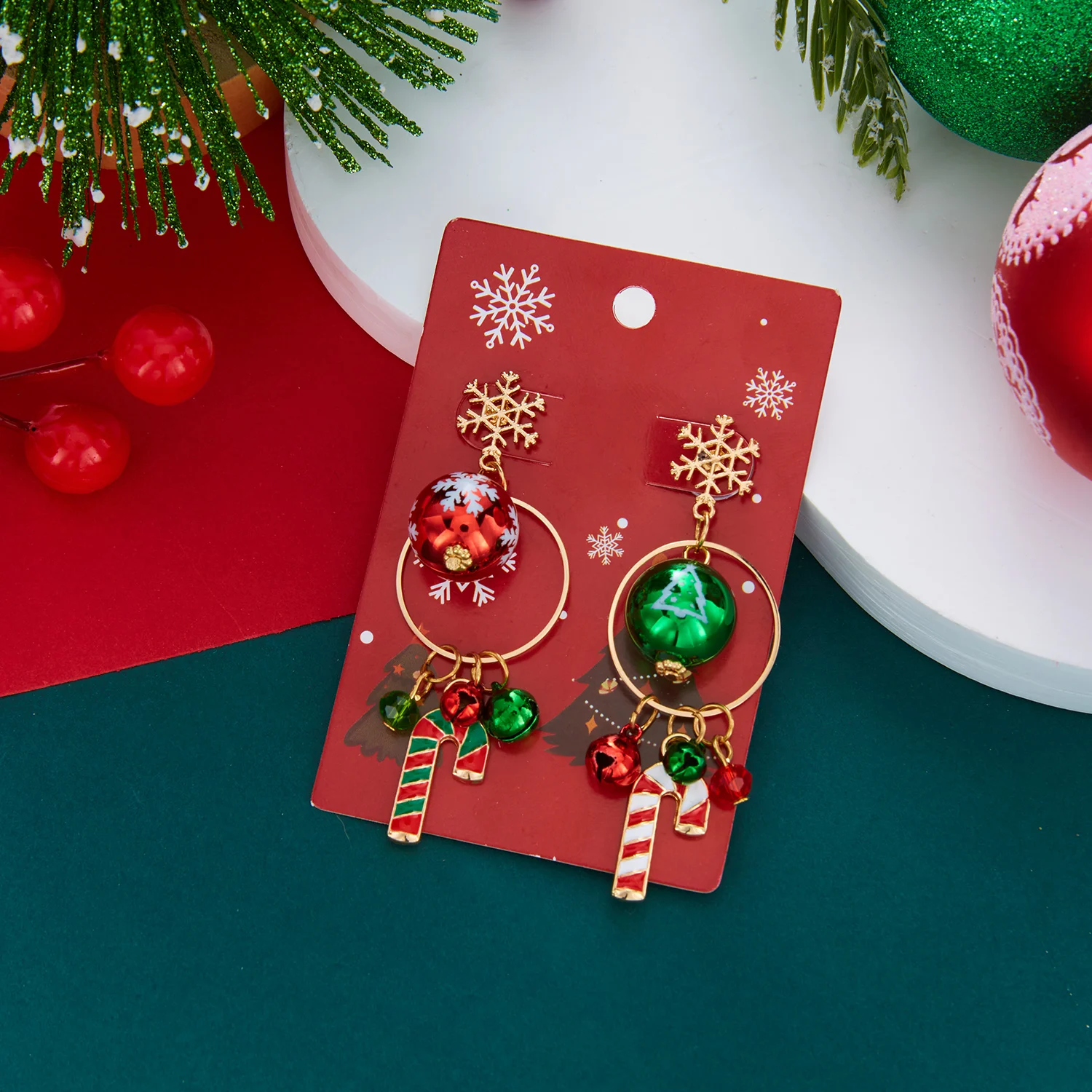 New Design Asymmetrical Snowflake Dangle Earring for Women Red Green Christmas Ball Bell Candy Cane Long Earring Holiday Jewelry