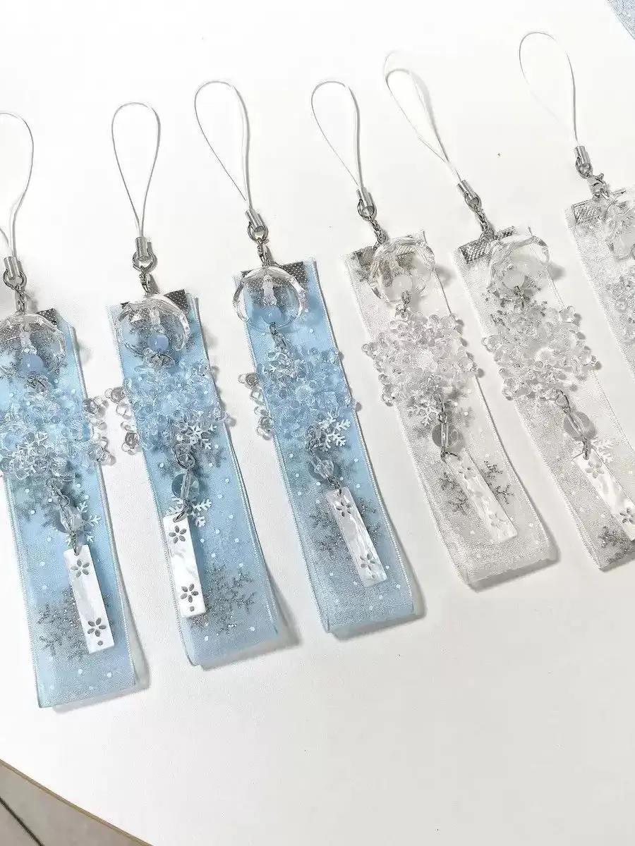 1 Piece of Dreamy Snowflake Ribbon Phone Charm, Phone Accessory, Bell Pendant Keychain, Christmas Bag Accessory, Water Drop Lace