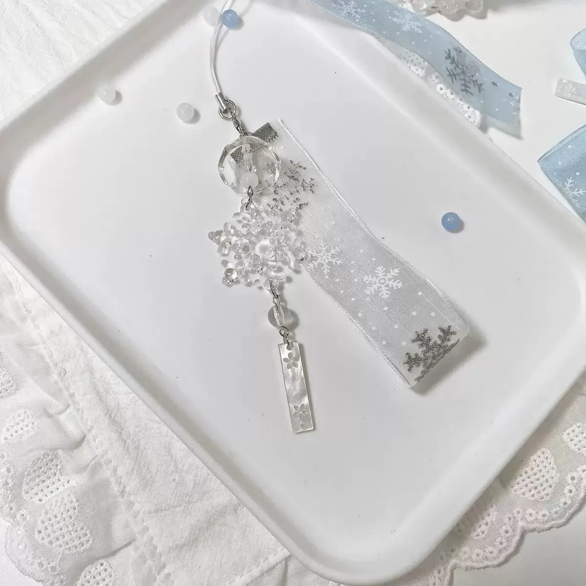 1 Piece of Dreamy Snowflake Ribbon Phone Charm, Phone Accessory, Bell Pendant Keychain, Christmas Bag Accessory, Water Drop Lace