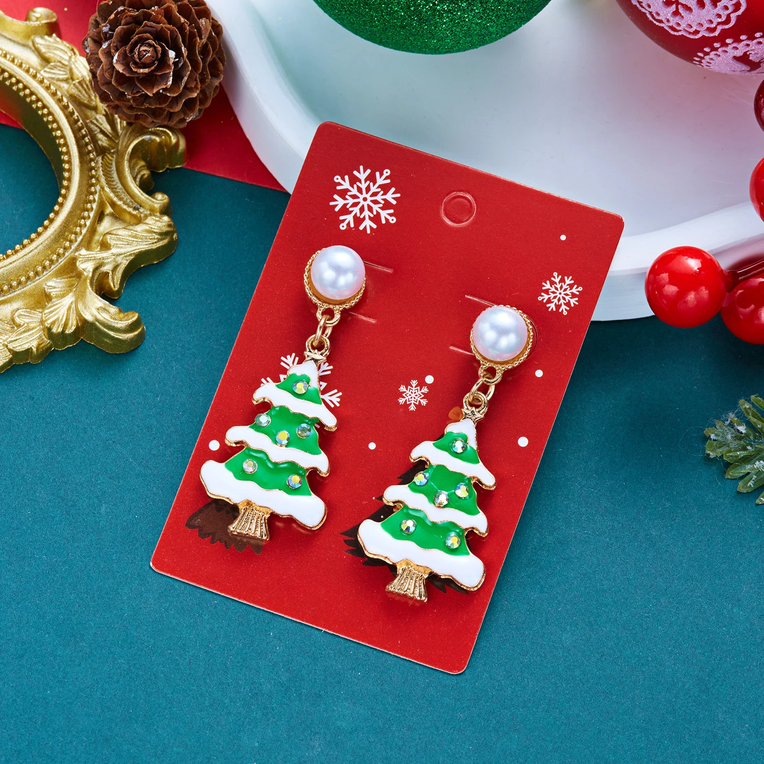 Festive Rhinestone Christmas Tree Drop Earrings for Women Green Red Enamel Star Dangle Holiday Party Statement Jewelry Gift