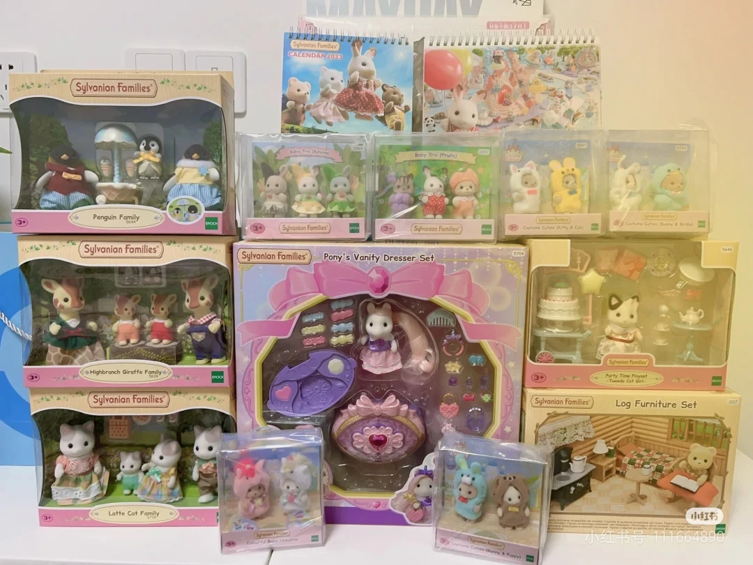 Original Japan Sylvanian Families Anime Figures Christmas Set Robot Unicorn Attack Toy Dressing Party Doll Festival Limited Gift