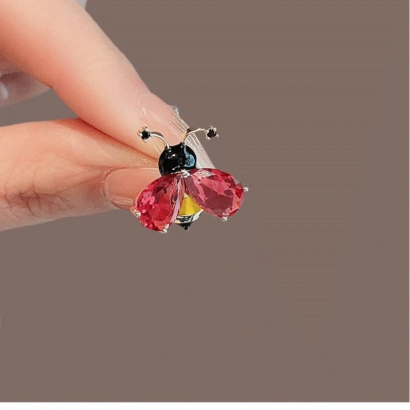 Crystal Bee Mini Animal Red Color Rhinestone Brooch Pins Party Wedding Girl Friend Christmas Gifts