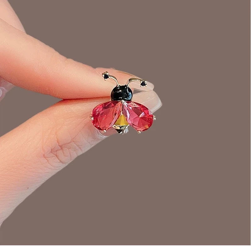 Crystal Bee Mini Animal Red Color Rhinestone Brooch Pins Party Wedding Girl Friend Christmas Gifts