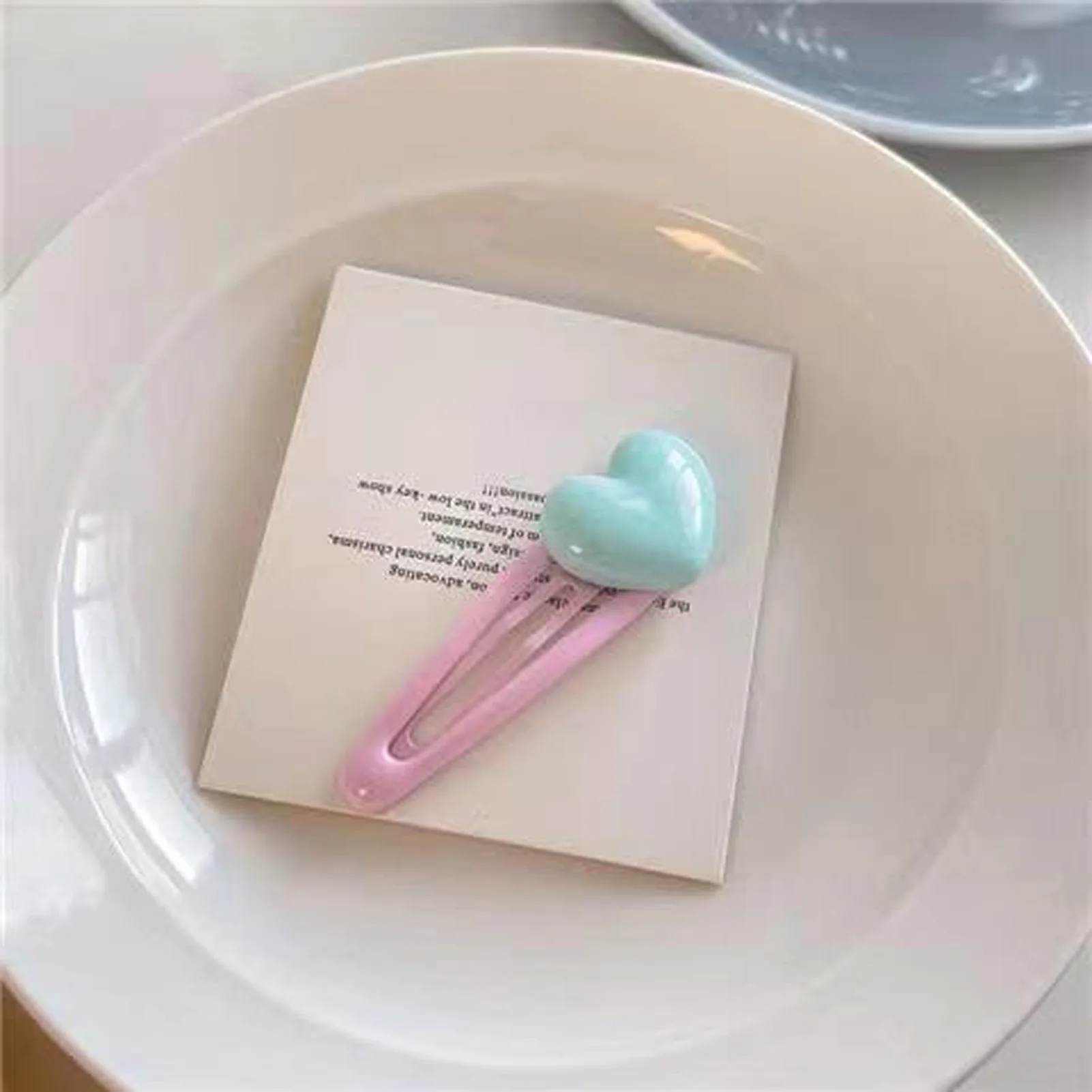 5/10pcs Cartoon Heart Hair Clips Non-Slip Heart Decor Resin Hair Barrettes for Kids Toddlers Girls Christmas Party Gifts