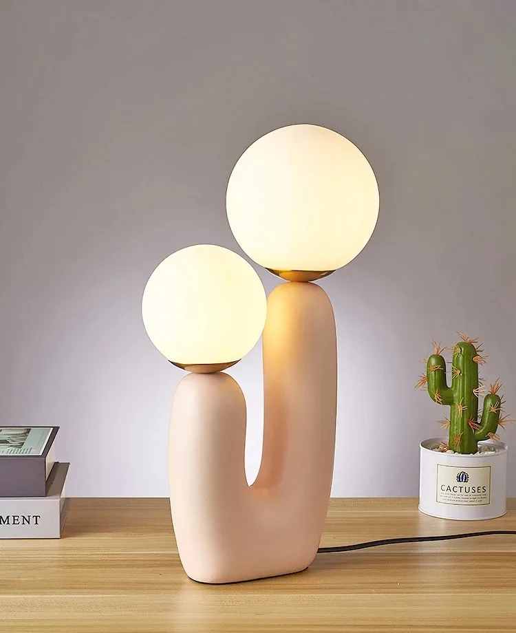 Modern Nordic Art Glass Table Lamp Bedroom Resin Bedhead Lamp Restaurant Living Room Personalized Atmosphere Lighting Table Lamp