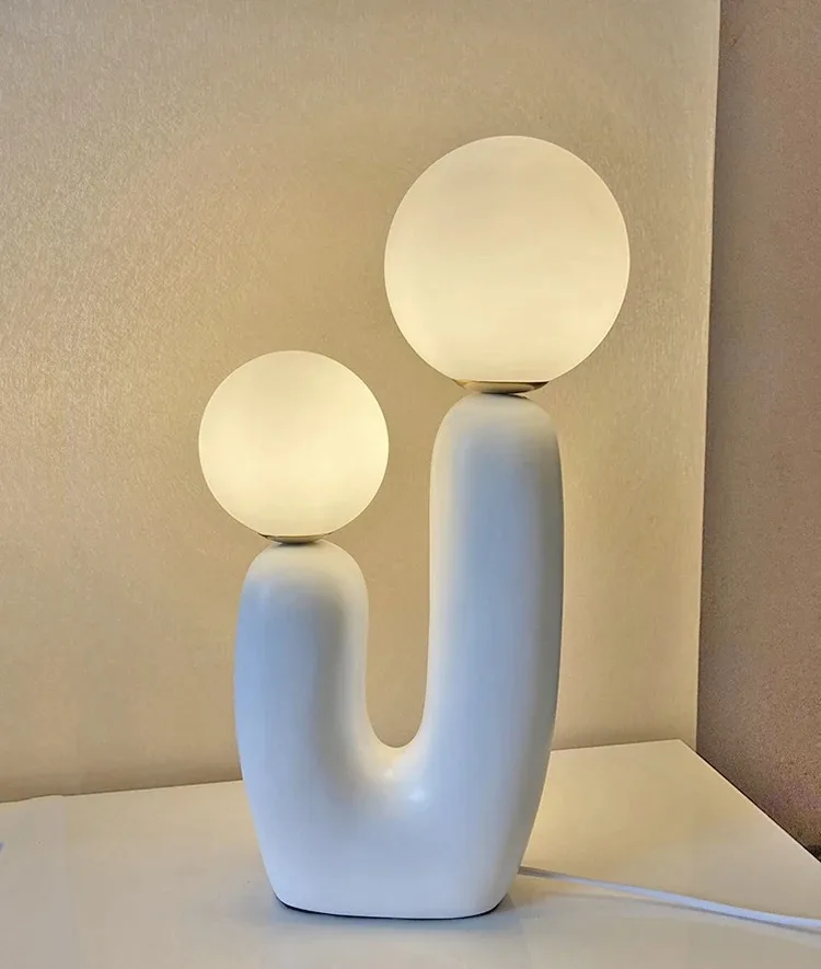 Modern Nordic Art Glass Table Lamp Bedroom Resin Bedhead Lamp Restaurant Living Room Personalized Atmosphere Lighting Table Lamp