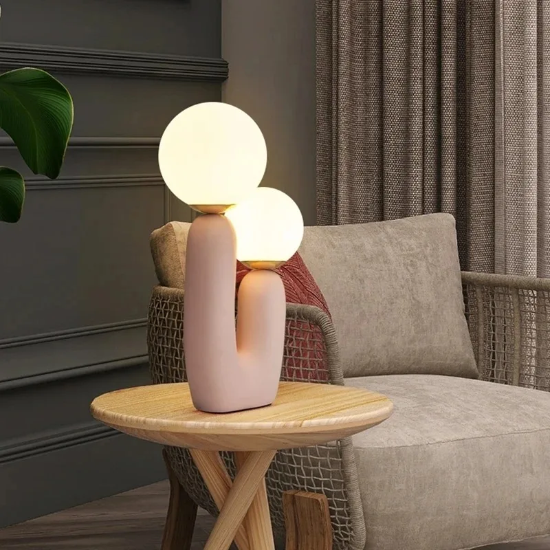 Modern Nordic Art Glass Table Lamp Bedroom Resin Bedhead Lamp Restaurant Living Room Personalized Atmosphere Lighting Table Lamp