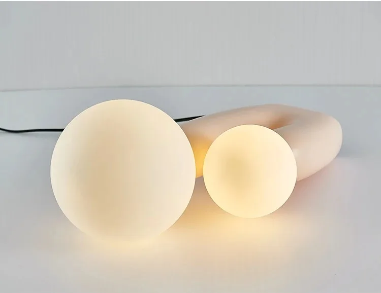 Modern Nordic Art Glass Table Lamp Bedroom Resin Bedhead Lamp Restaurant Living Room Personalized Atmosphere Lighting Table Lamp