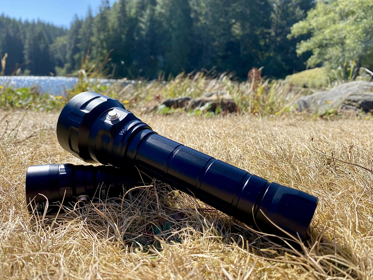 Wurkkos DL40 Diving Flashlight 5000 Lumens Ultra-Bright Equipped with 4 LEDS 90 CRI 26650 Battery IPX-8 Waterproof Rating