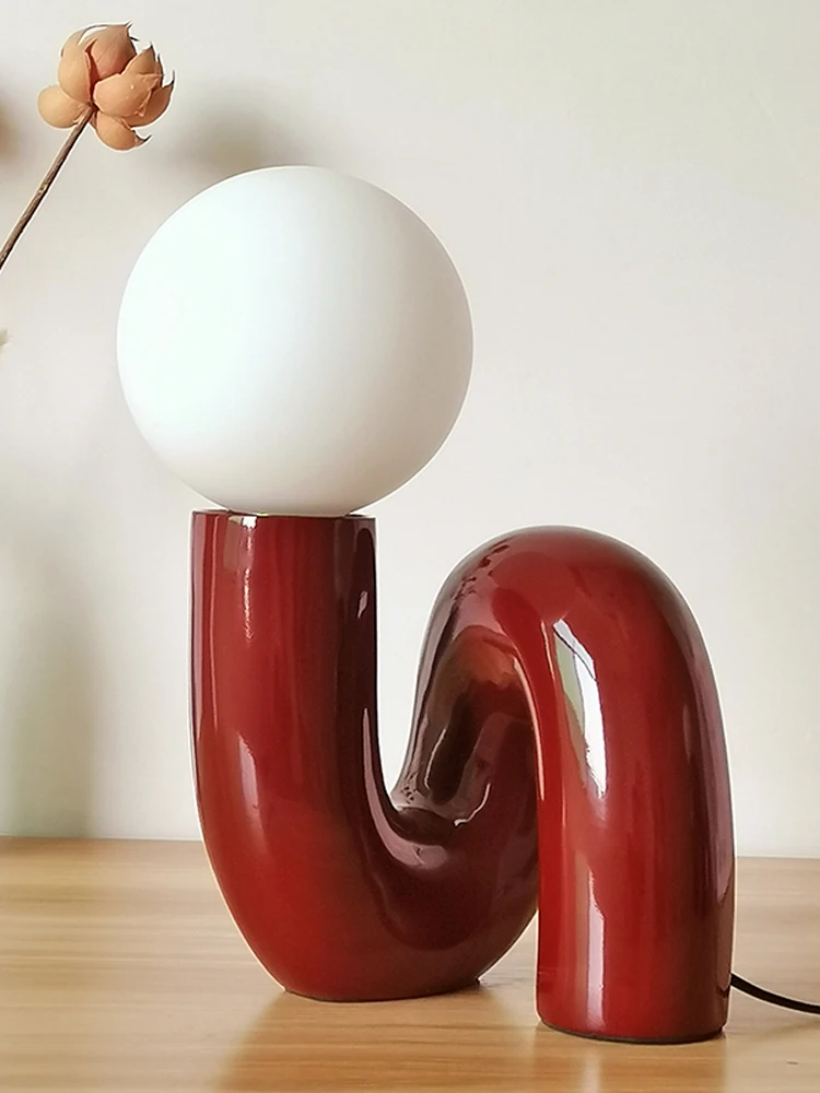 Postmodern Retro Resin Desk Lamp Fashionable Atmosphere Bedroom Bedside Table Lamp Glass Ornament Desk Lamp Artistic Desk Lamp