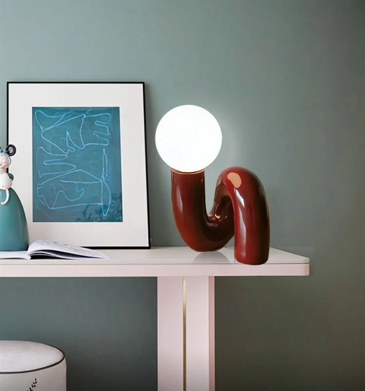 Postmodern Retro Resin Desk Lamp Fashionable Atmosphere Bedroom Bedside Table Lamp Glass Ornament Desk Lamp Artistic Desk Lamp