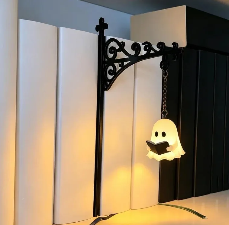 Vintage Gothic Metal Reading Lamp LED Night Light Ornament Book Decor Hanging Bookshelf Lamp for study Home Library