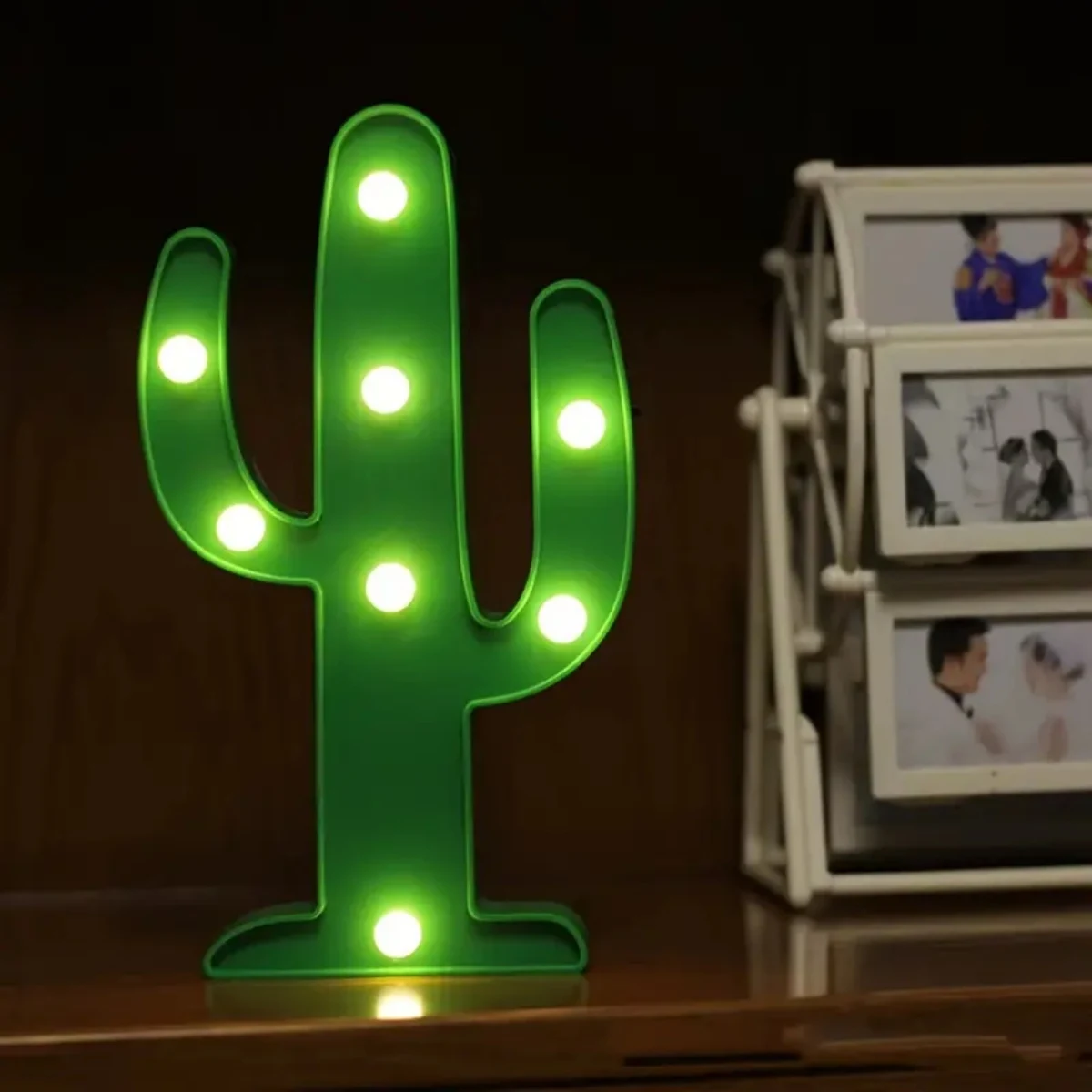 1pc Cactus Shaped Battery Operated Night Light Green Plastic Cactus Mini Table Lamp Wall Mountable Suitable For Bedroom Decor