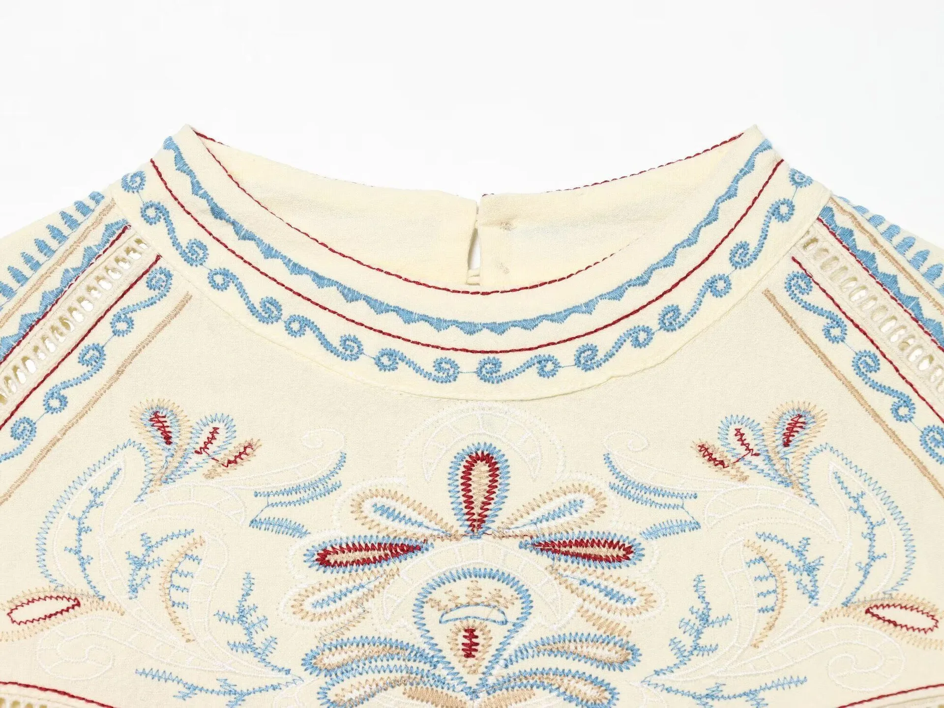 Bohe Vintage Embroidery Pleated Loose Tops Blouse Women Casual O-neck Puff Sleeve Tops T-shirts 2026 New Summer Holiday Tops