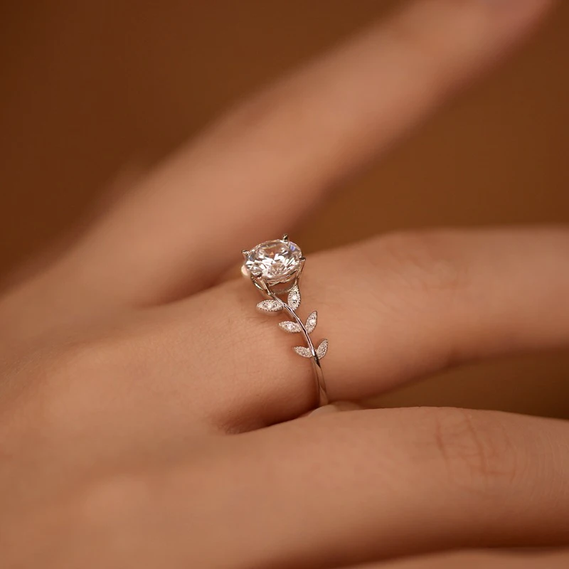 NeeTim 1CT Moissanite Rings Sparkling Wedding Band for Women 925 Sterling Silver with Plated White Gold Bands Engagement Ring