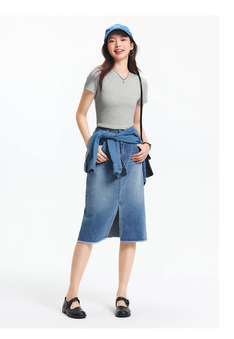 Semir Short Sleeve T-Shirt Women Cropped Embroidered Slim Fit Casual 2025 New Summer Basic Round Neck Shoulder Fit Top