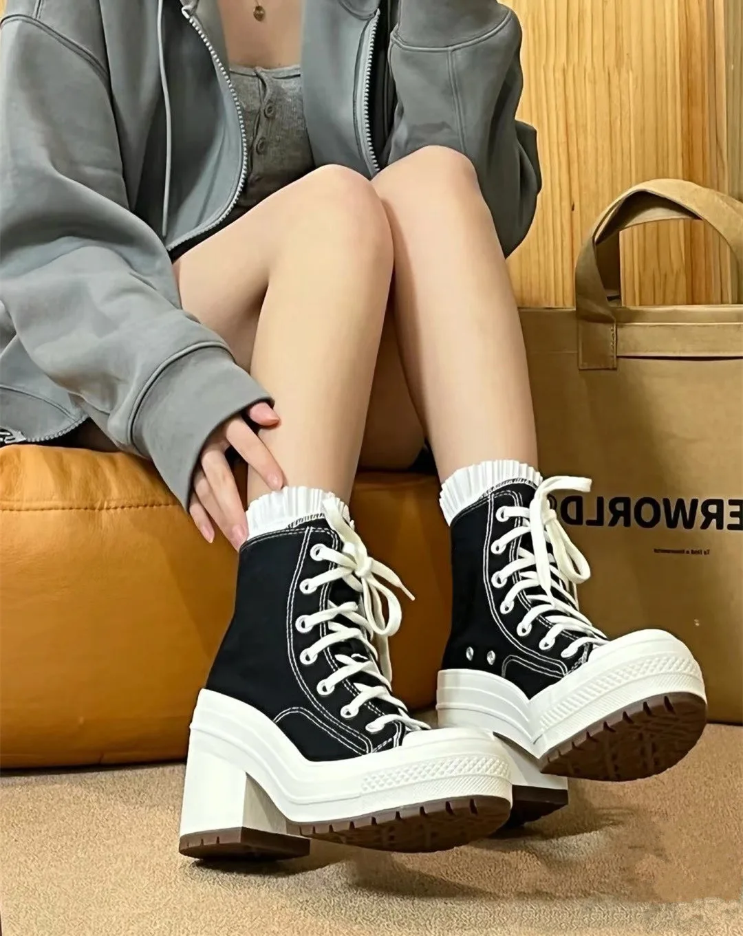 Classic Women Platform Sneakers Canvas Shoes Personalized Luxry Heels Skateboard Lace Up Casual Shoes Fashion Outdoor Sneakers