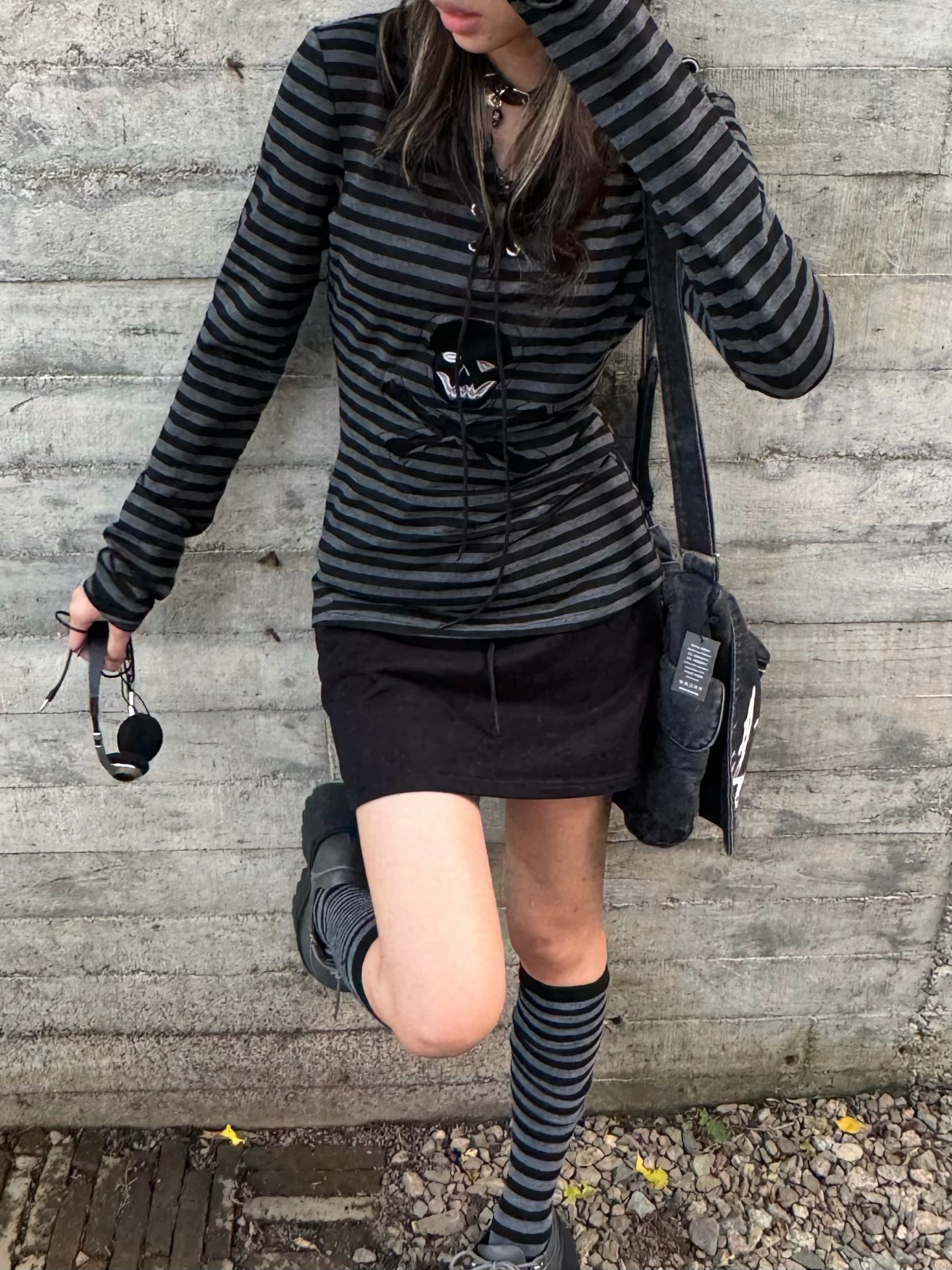 Tonngirls Gothic Retro T-shirt Women Lace Up Striped Casual Shirt Y2k Vintage Print Graphic Tops Streetwear american Grunge Tops