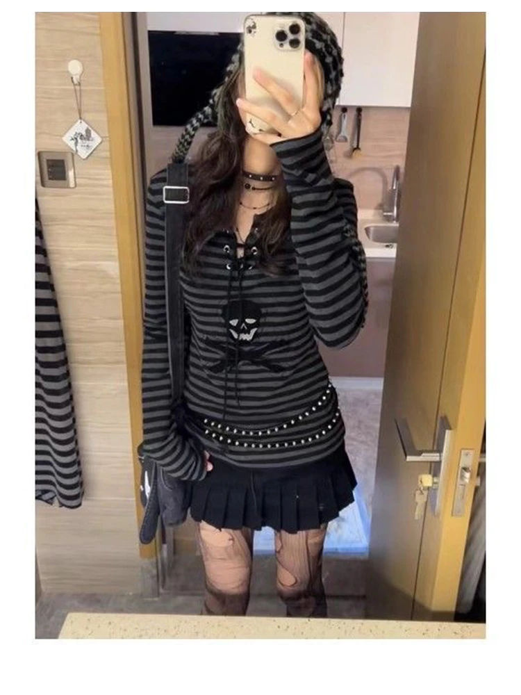 Tonngirls Gothic Retro T-shirt Women Lace Up Striped Casual Shirt Y2k Vintage Print Graphic Tops Streetwear american Grunge Tops