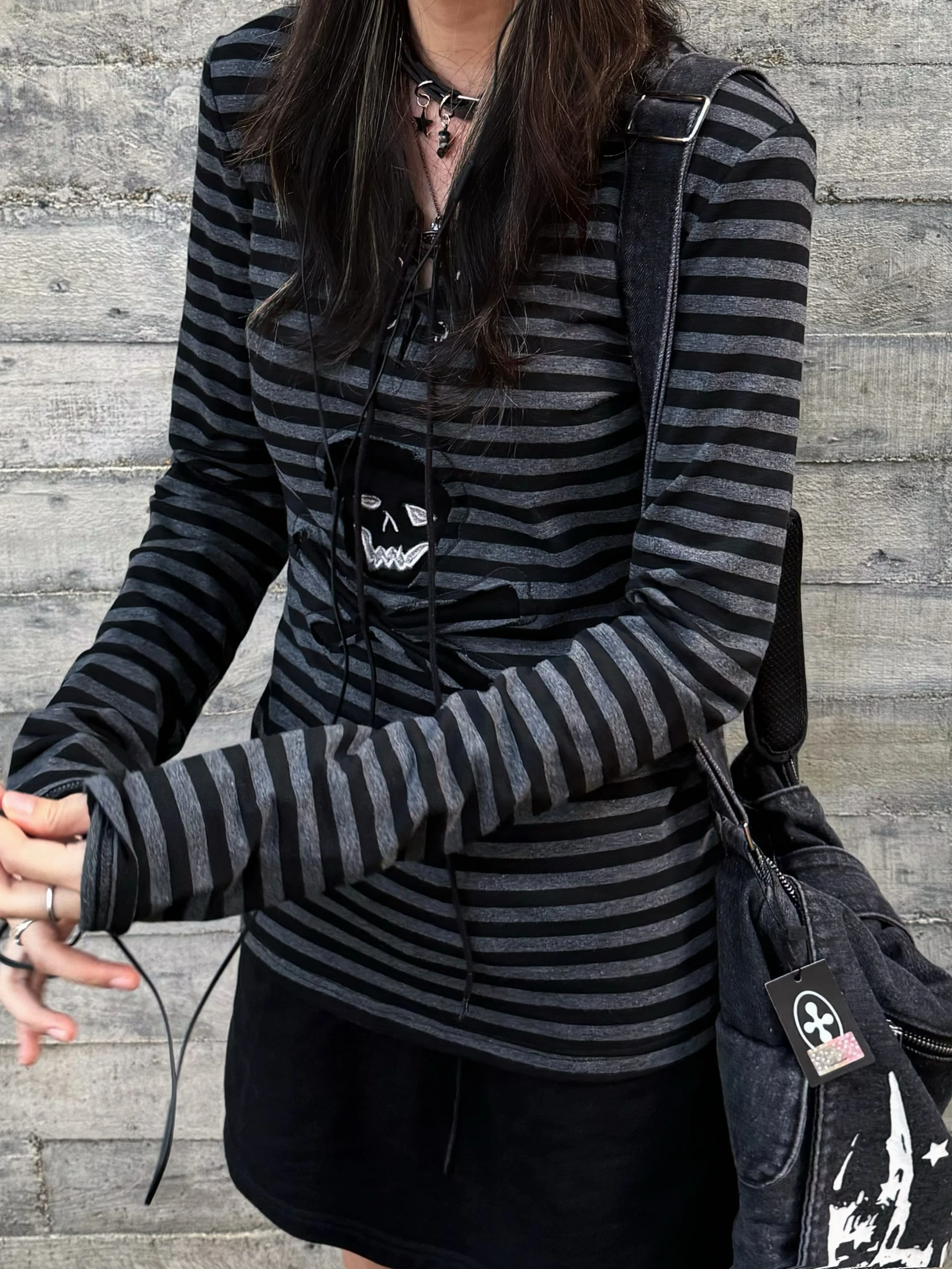 Tonngirls Gothic Retro T-shirt Women Lace Up Striped Casual Shirt Y2k Vintage Print Graphic Tops Streetwear american Grunge Tops