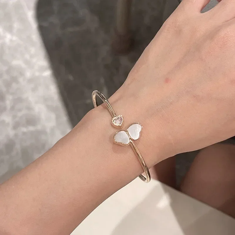 White Shell Flower Necklace Pave AAA Zirconia Happy Move Diamond Pandent Necklaces Set For Women Fine Jewelry