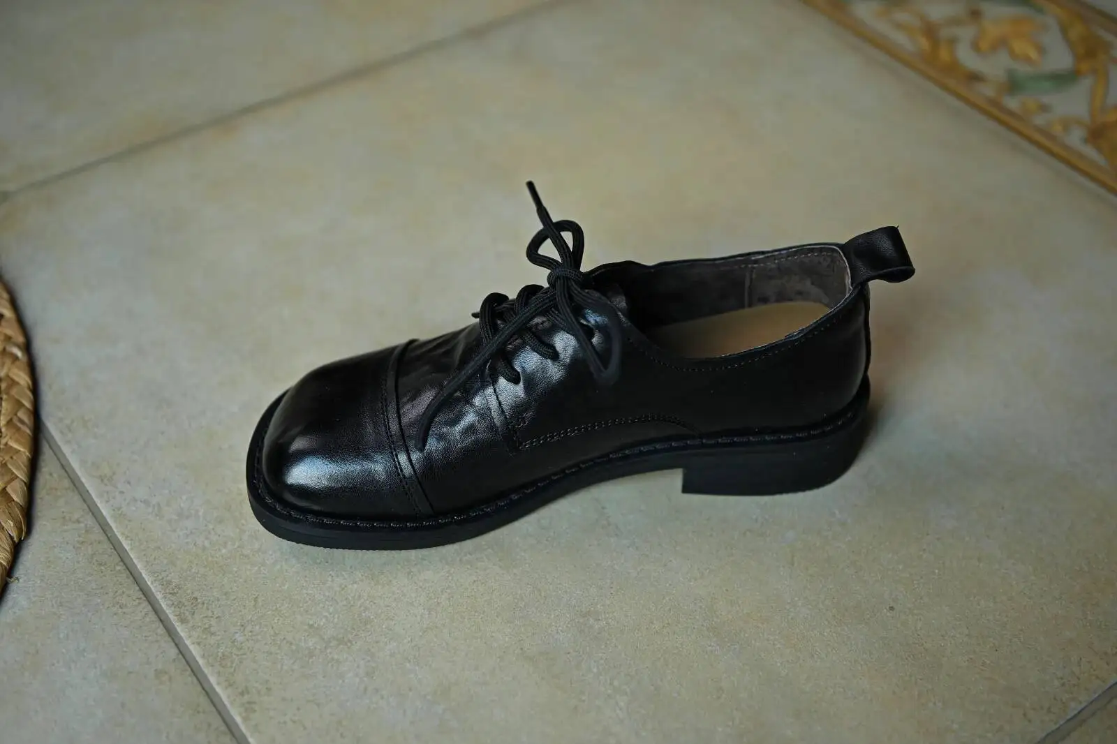 Women's cow leather carving British style lace-up flats oxfords high quality soft comfortable Genuine Leather shoes woman