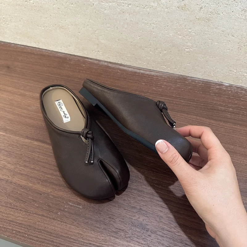 Outdoor Footwear Flats Split-Toe Slip Slippers Shoes Women Mules Fashion Strange Toe Female Slides Slippers Ladies Tabi Niajia