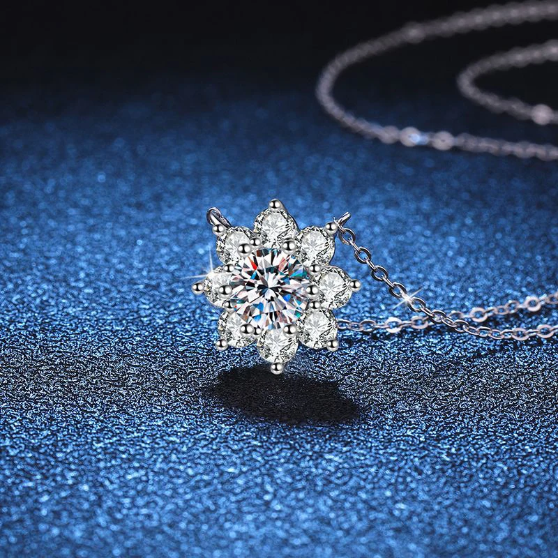 NeeTim 1CT Moissanite Sparkling Necklace For Woman Pendant 925 Silver Plated with White Gold Chains Party Bridal Fine Jewelry