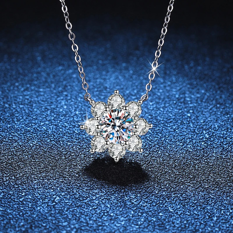 NeeTim 1CT Moissanite Sparkling Necklace For Woman Pendant 925 Silver Plated with White Gold Chains Party Bridal Fine Jewelry
