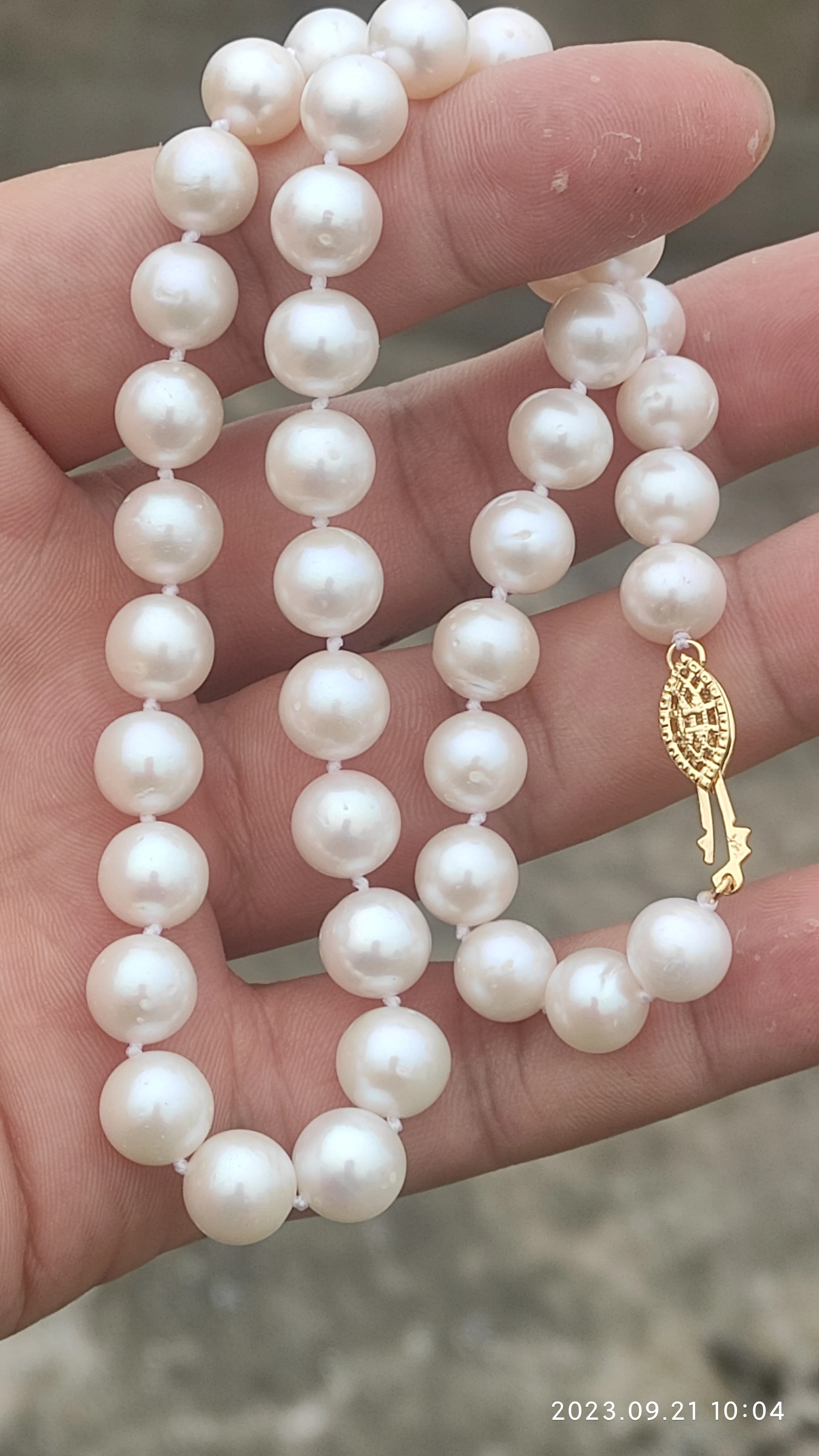 AAA++++8-9mm Circular Natural Akoya White Pearl Necklace 18'