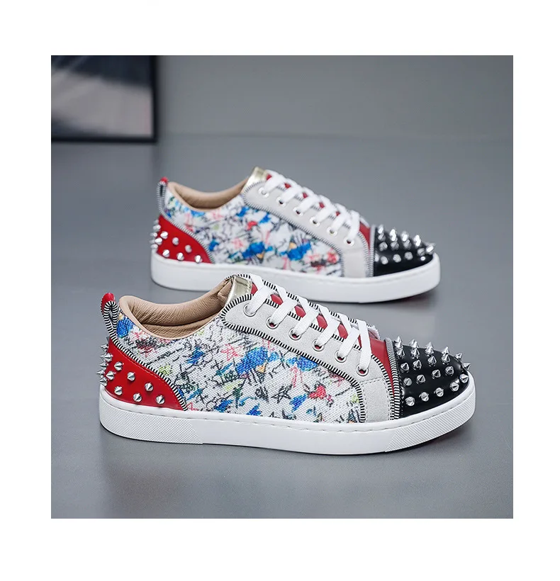 New Street Personality Skate Shoes Men Trend Sneakers Tapered Rivets Casual Studded Trainers Fashion Punk Hip Hop Shoes Man Boy
