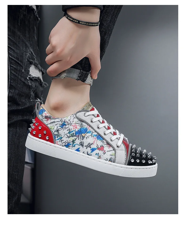 New Street Personality Skate Shoes Men Trend Sneakers Tapered Rivets Casual Studded Trainers Fashion Punk Hip Hop Shoes Man Boy