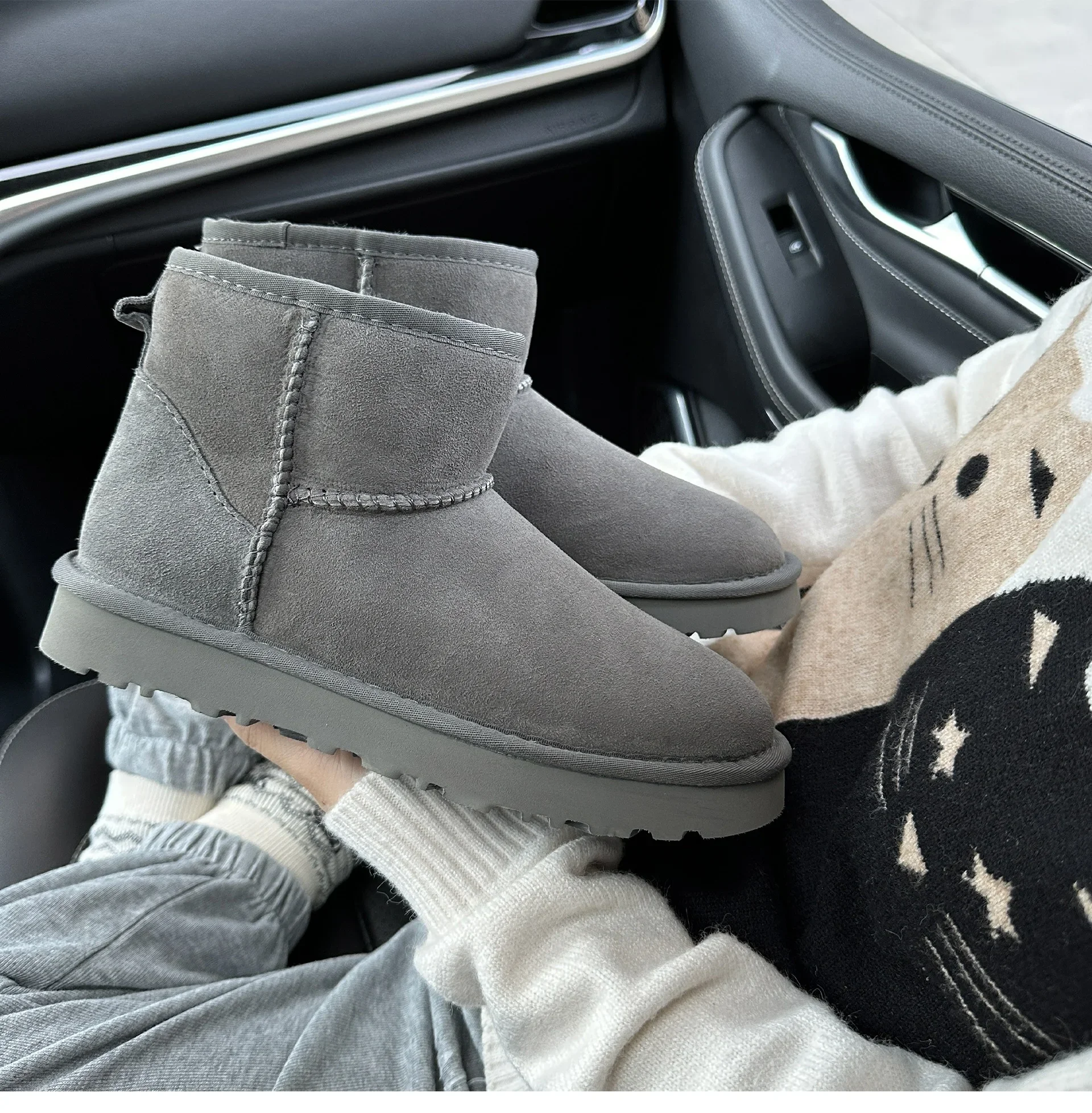 5854 Men's and Women's Sheepskin and Wool Snow Boots, Integrated Fur and Leather, Winter Thick and Warm Women's Boots