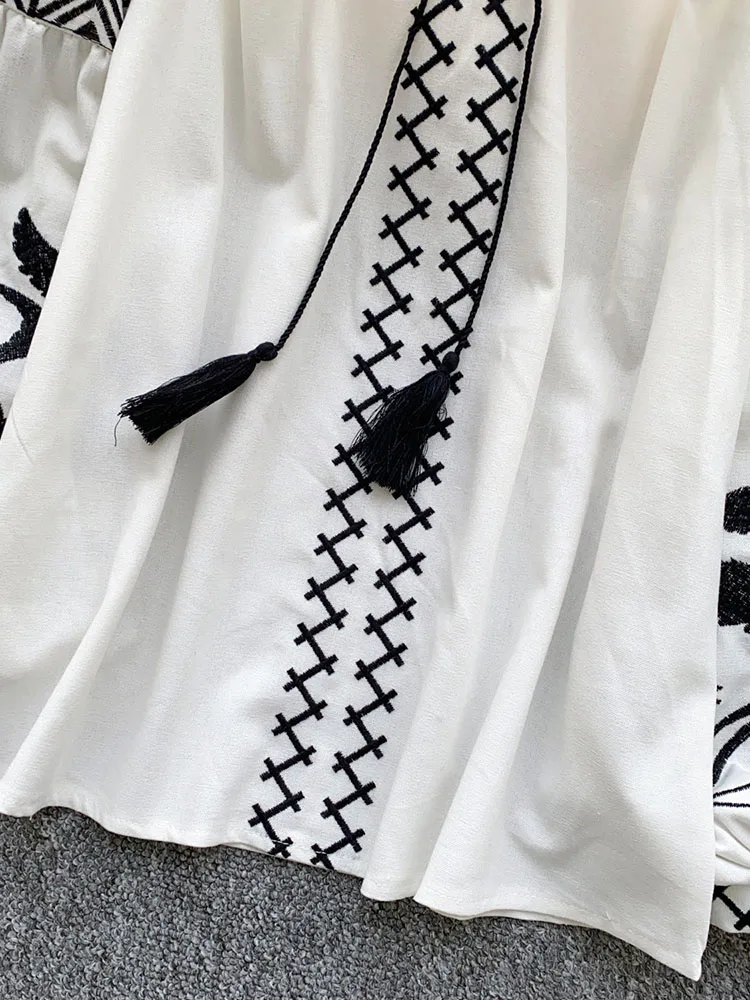 Women Autumn Blouse Bohemian Heavy-Duty V-Neck Embroidered Blouse Korean Long Sleeve Loose Fit Tassel Design Ethnic Top BL338