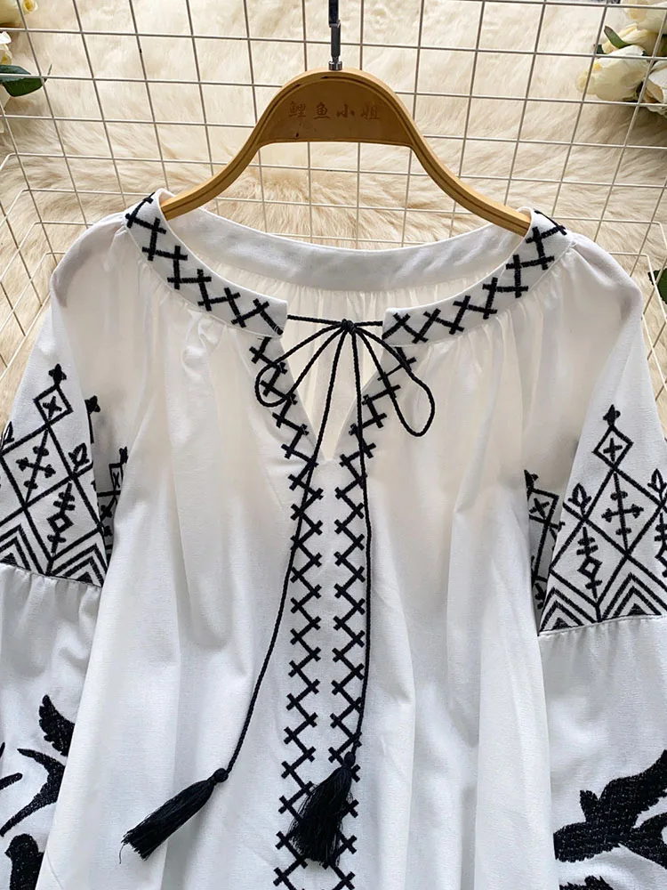 Women Autumn Blouse Bohemian Heavy-Duty V-Neck Embroidered Blouse Korean Long Sleeve Loose Fit Tassel Design Ethnic Top BL338