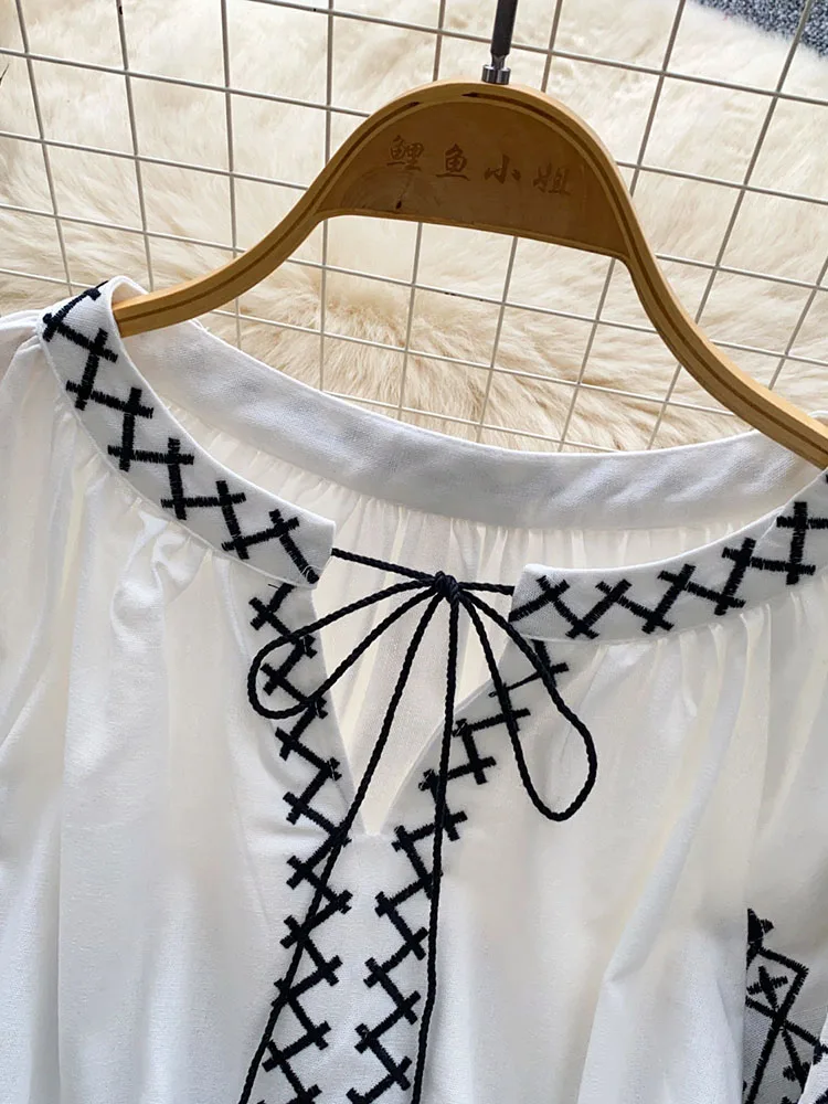 Women Autumn Blouse Bohemian Heavy-Duty V-Neck Embroidered Blouse Korean Long Sleeve Loose Fit Tassel Design Ethnic Top BL338
