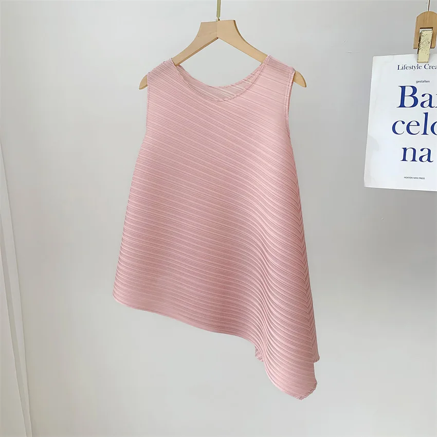 Miyake Elegant Pleated Vest Women's Summer New Irregular Loose Slimming T-shirt Stylish Top Ins Chinese Design Sense Pressure