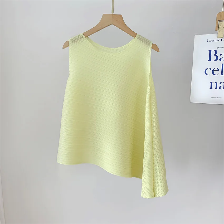 Miyake Elegant Pleated Vest Women's Summer New Irregular Loose Slimming T-shirt Stylish Top Ins Chinese Design Sense Pressure