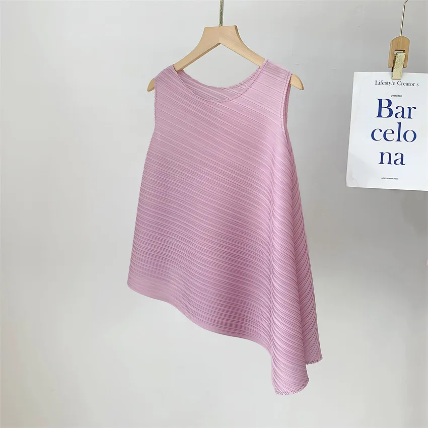 Miyake Elegant Pleated Vest Women's Summer New Irregular Loose Slimming T-shirt Stylish Top Ins Chinese Design Sense Pressure
