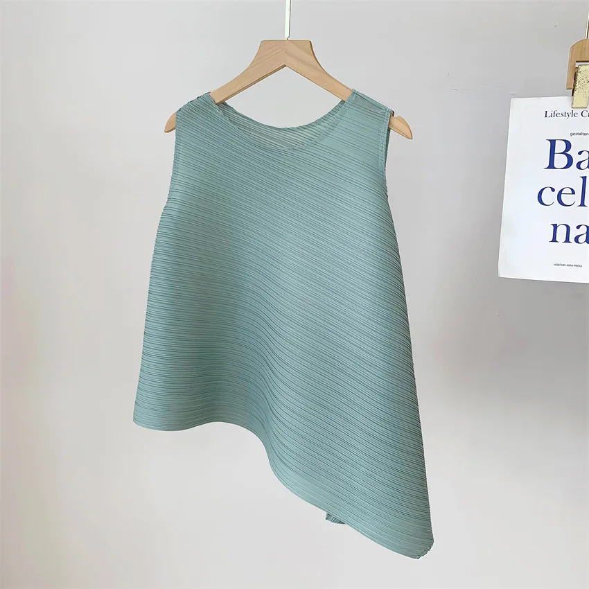 Miyake Elegant Pleated Vest Women's Summer New Irregular Loose Slimming T-shirt Stylish Top Ins Chinese Design Sense Pressure